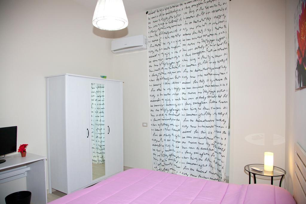 Domus Armenio Panzió Nápoly Szoba fotó